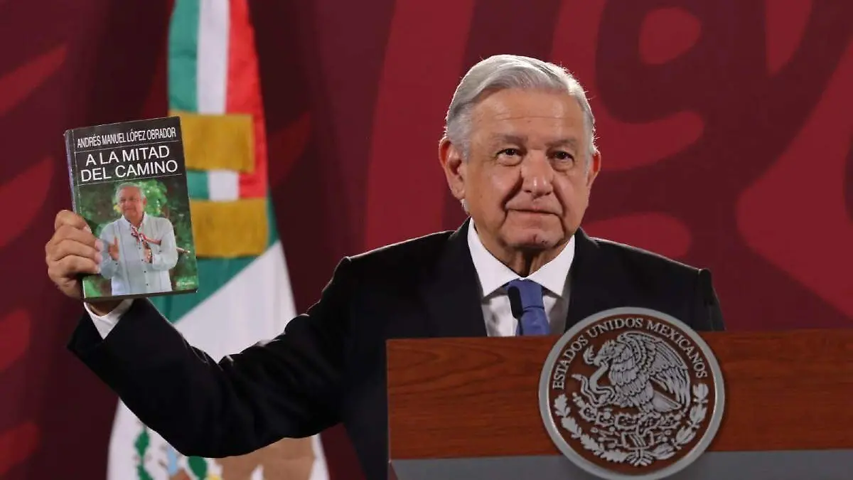 AMLO ganancias libro